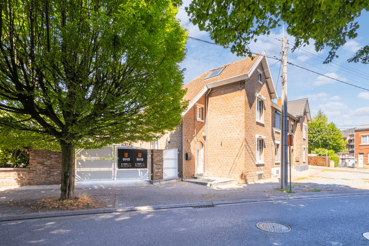 Charmante maison 3 façades avec terrasse et jardin