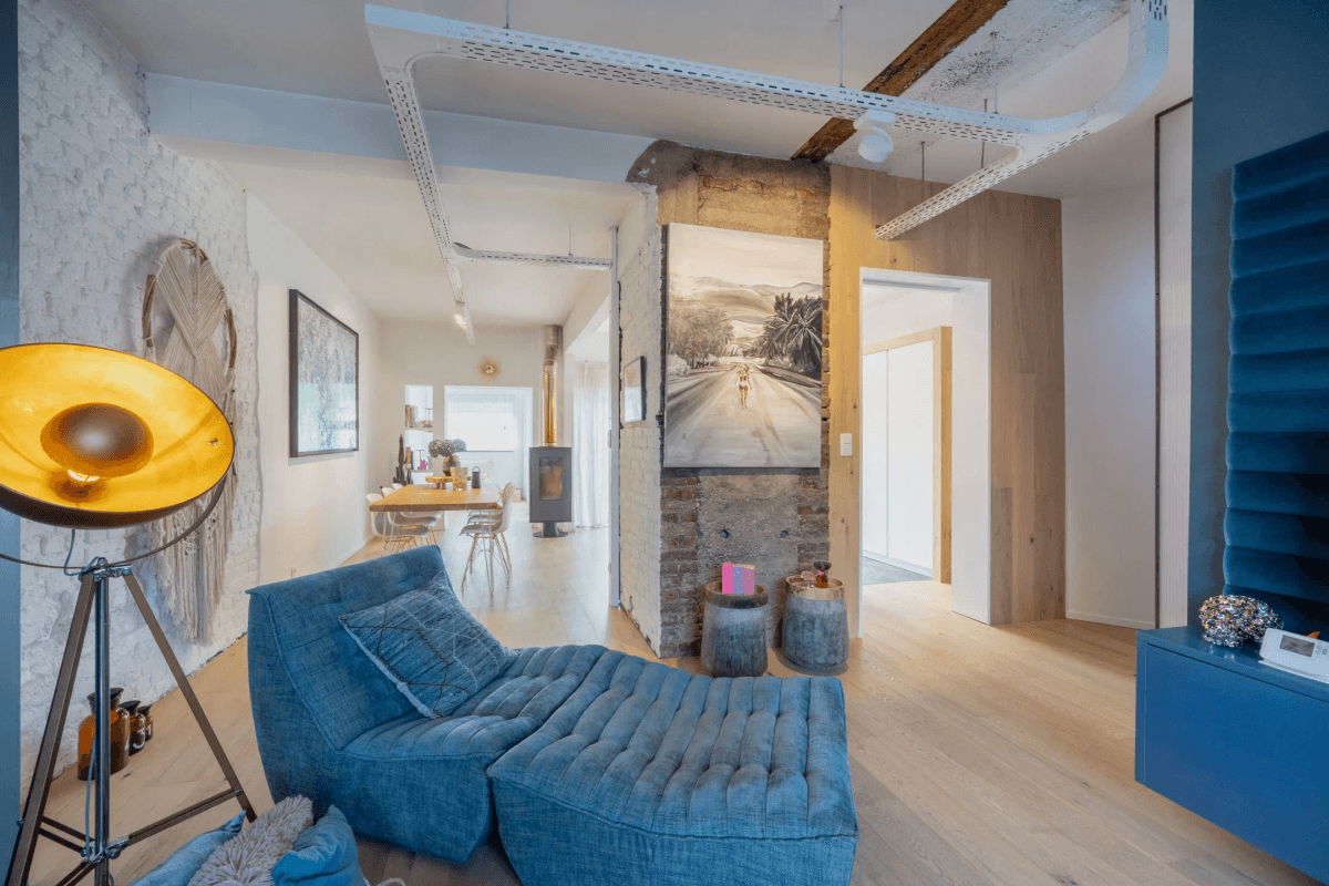 Magnifique maison divisée en 2 unités ( appartement et duplex)