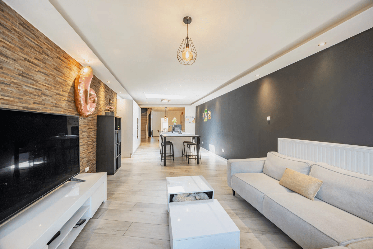 Superbe maison rénovée avec garage et jardin