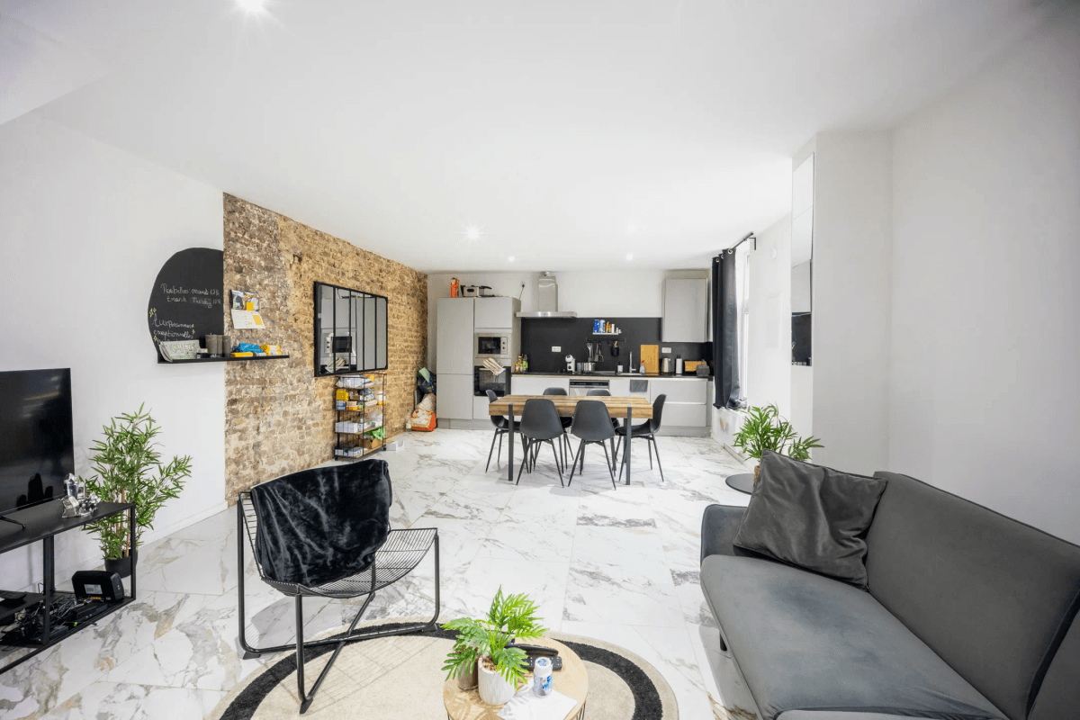 Magnifique maison rénovée trois chambres