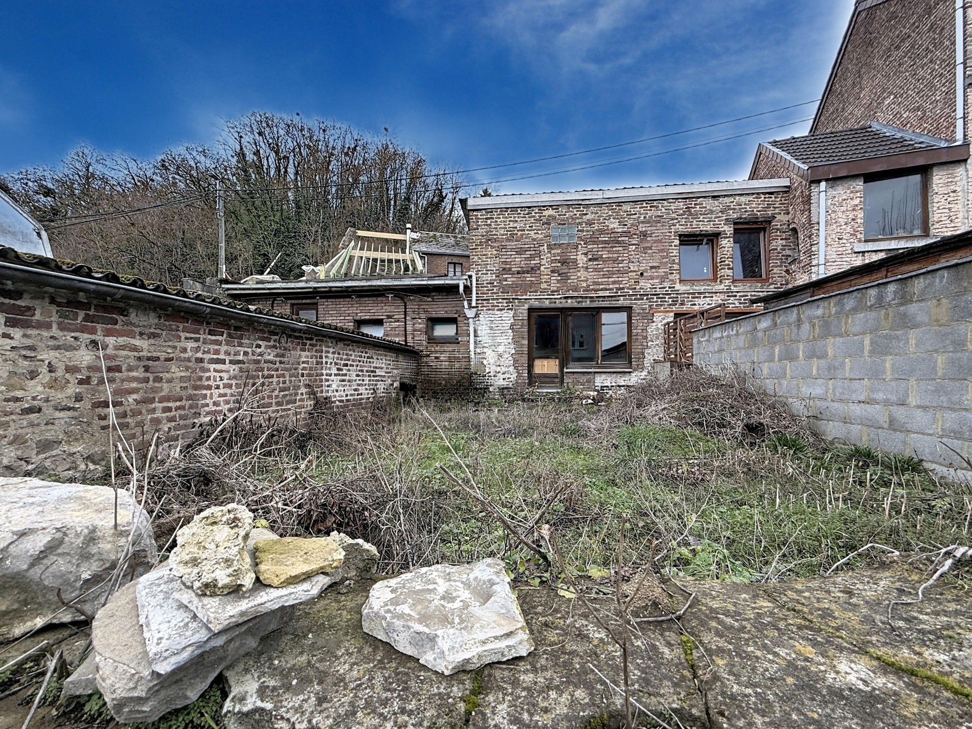 Photo du bien Maison à rénover avec grand garage