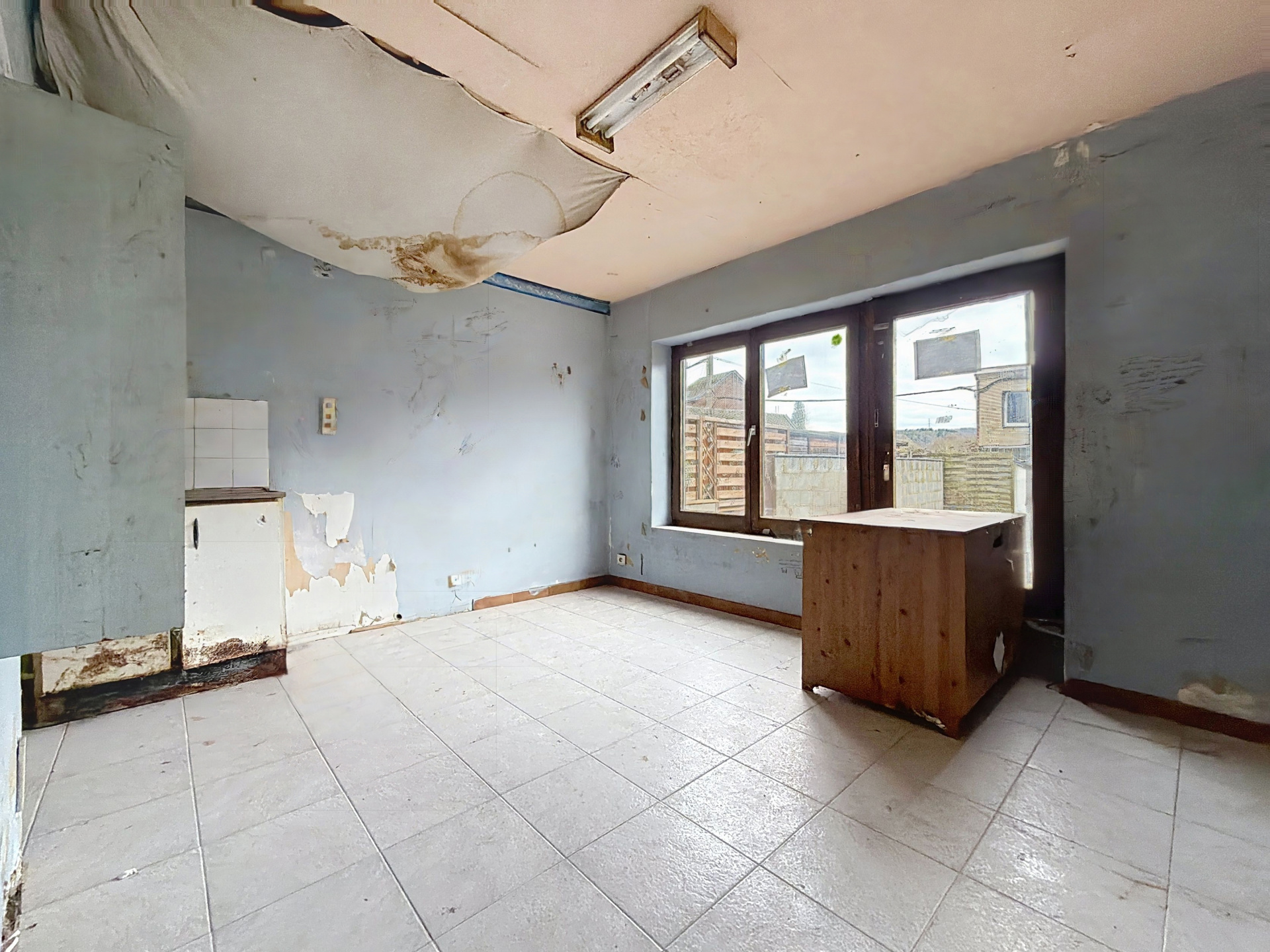 Photo du bien Maison à rénover avec grand garage