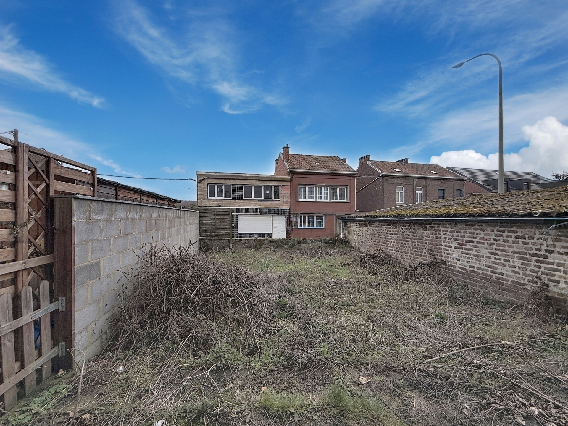 Photo du bien Maison à rénover avec grand garage
