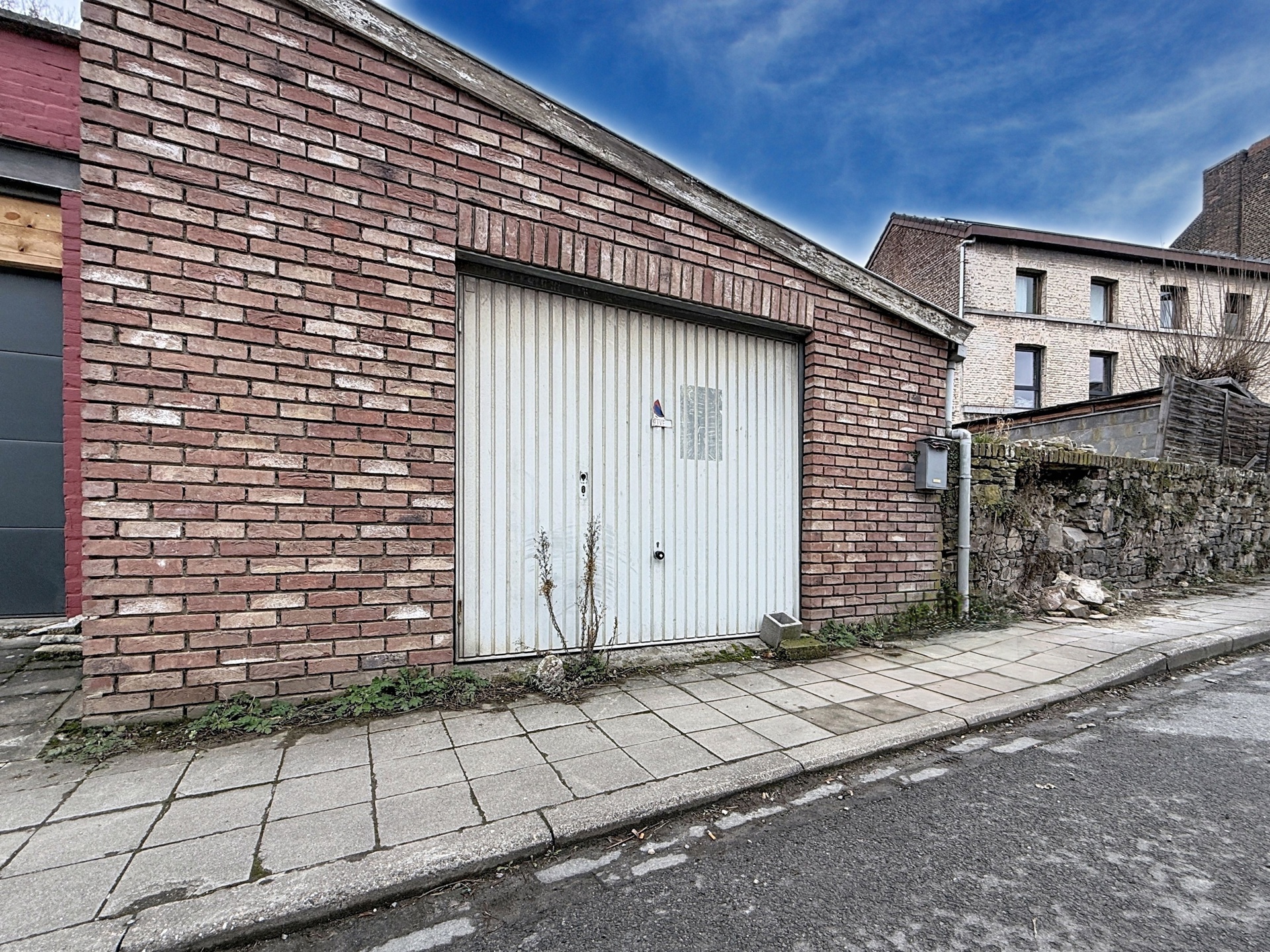 Photo du bien Maison à rénover avec grand garage