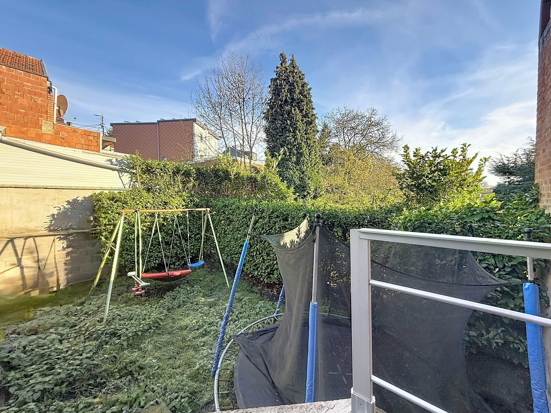 Photo du bien maison avec jardin et garage