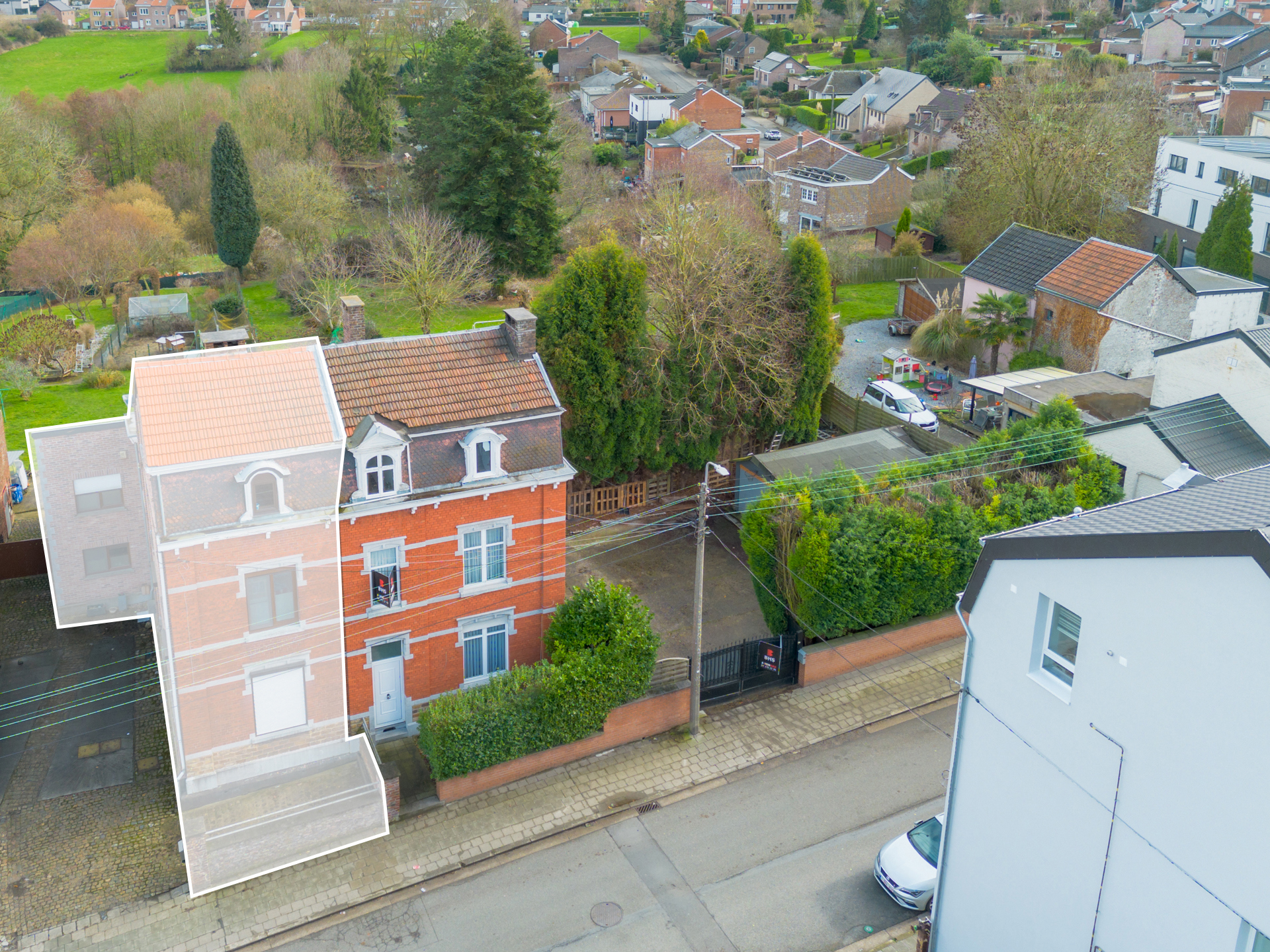 Photo du bien Ensemble immobilier ( spacieuse maison + terrain à bâtir)
