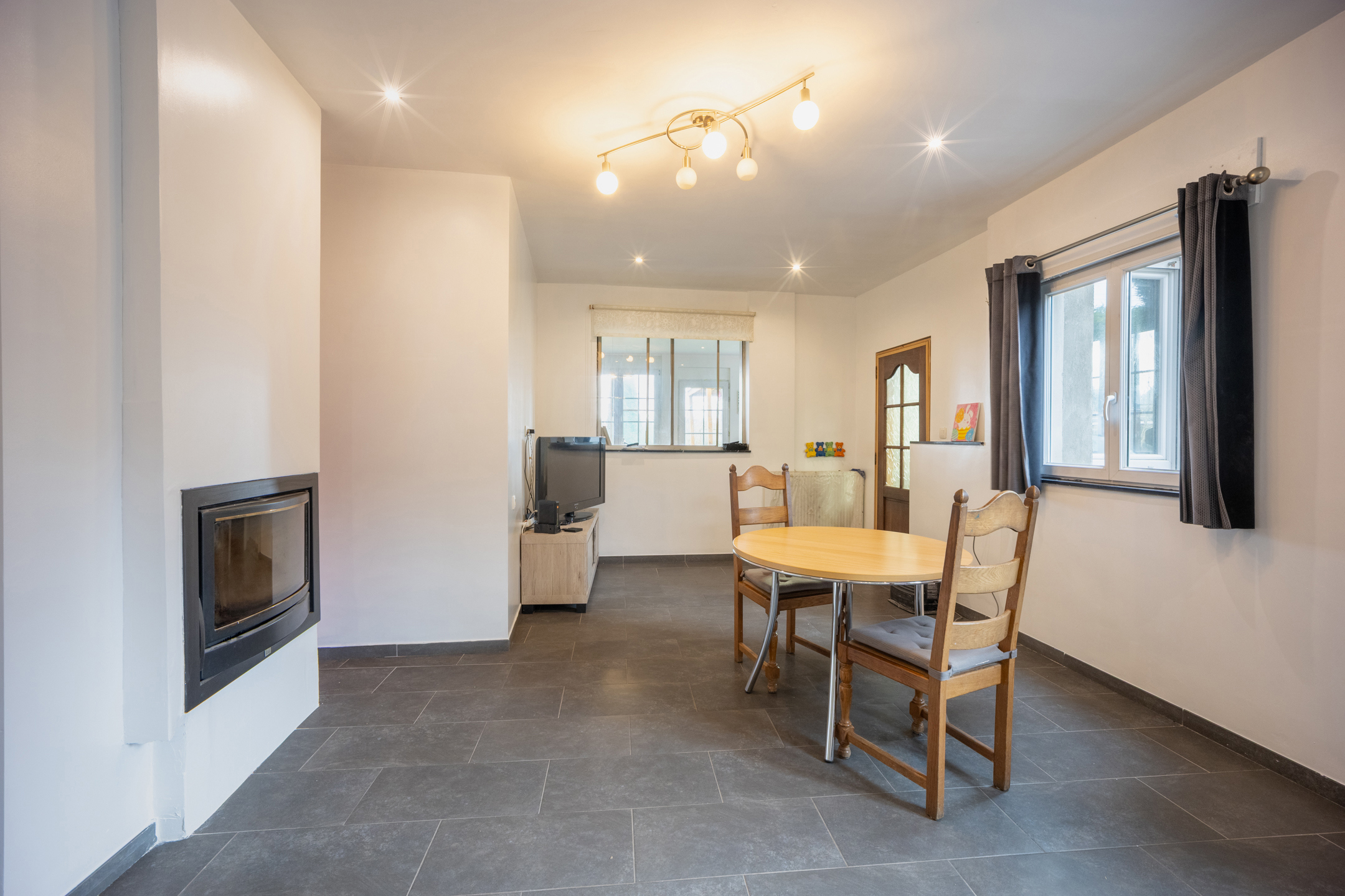 Photo du bien Ensemble immobilier ( spacieuse maison + terrain à bâtir)