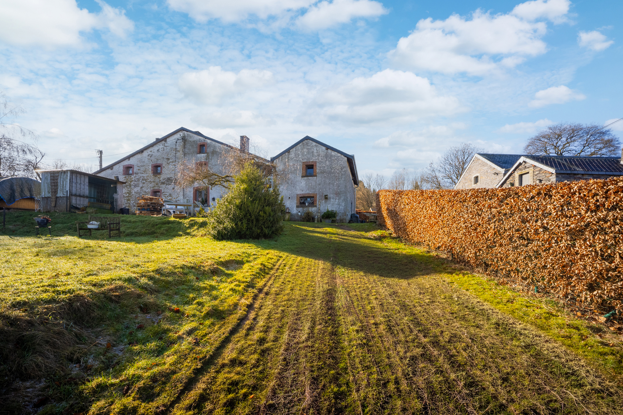 Photo du bien Ensemble immobilier (maison, étable, grange et terrain à bâtir)