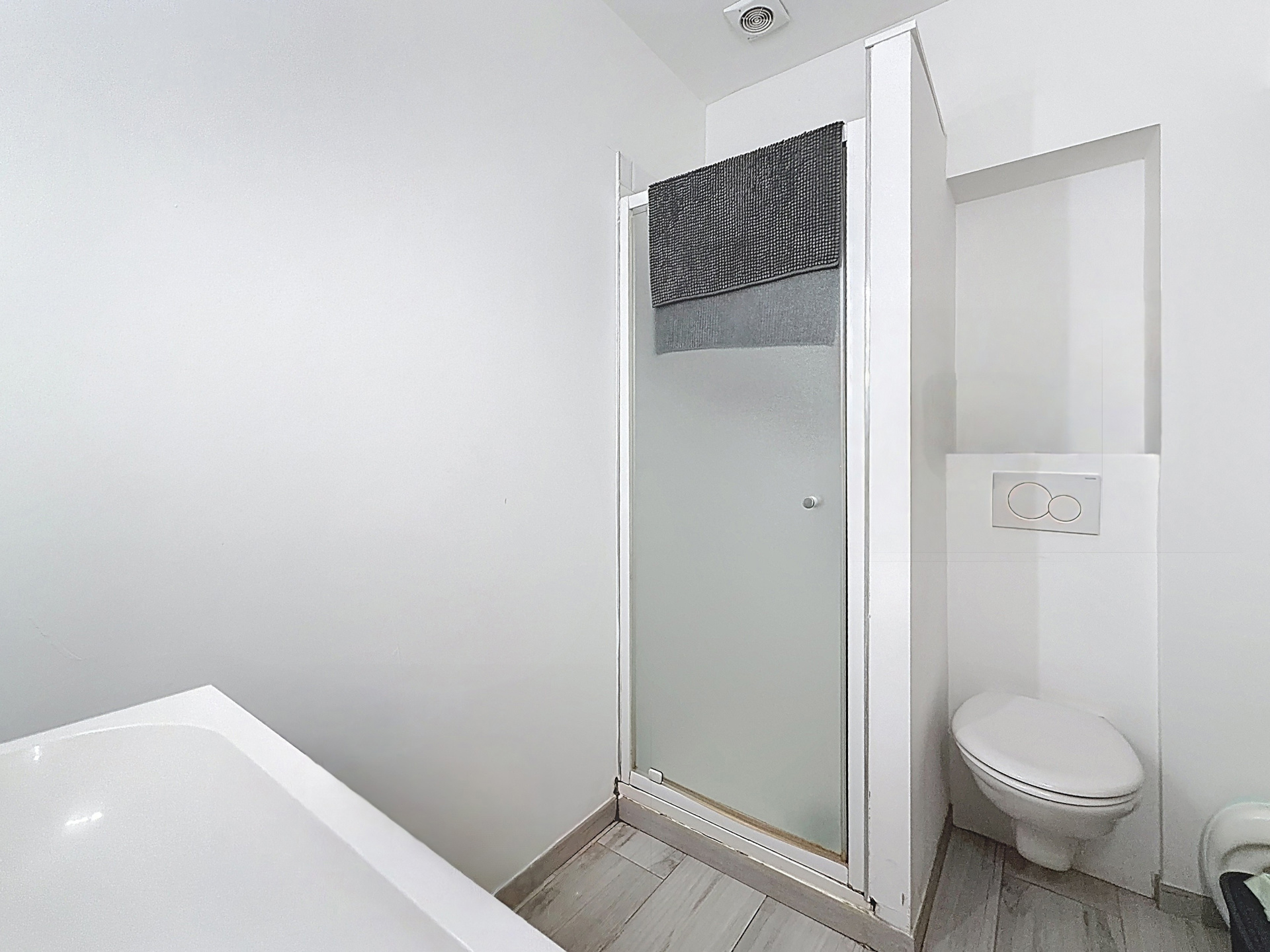 Photo du bien Magnifique maison divisée en 2 unités ( appartement et duplex)