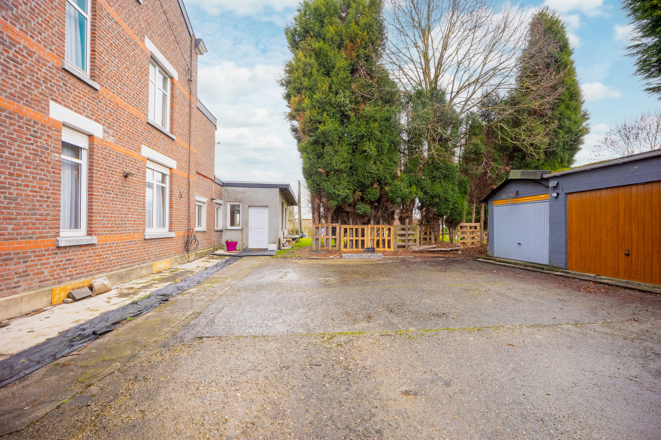 Photo du bien Ensemble immobilier ( spacieuse maison + terrain à bâtir)