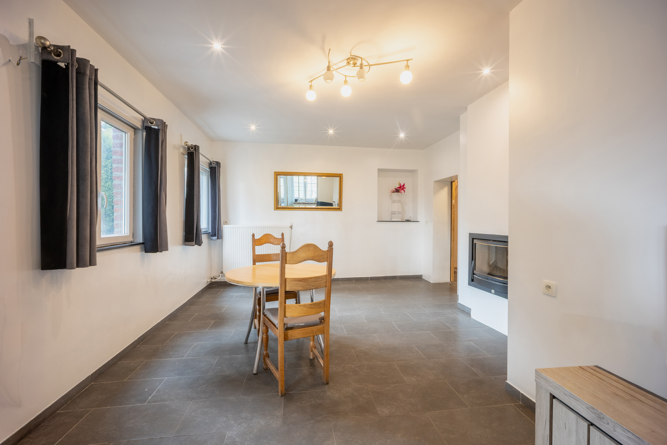 Photo du bien Ensemble immobilier ( spacieuse maison + terrain à bâtir)