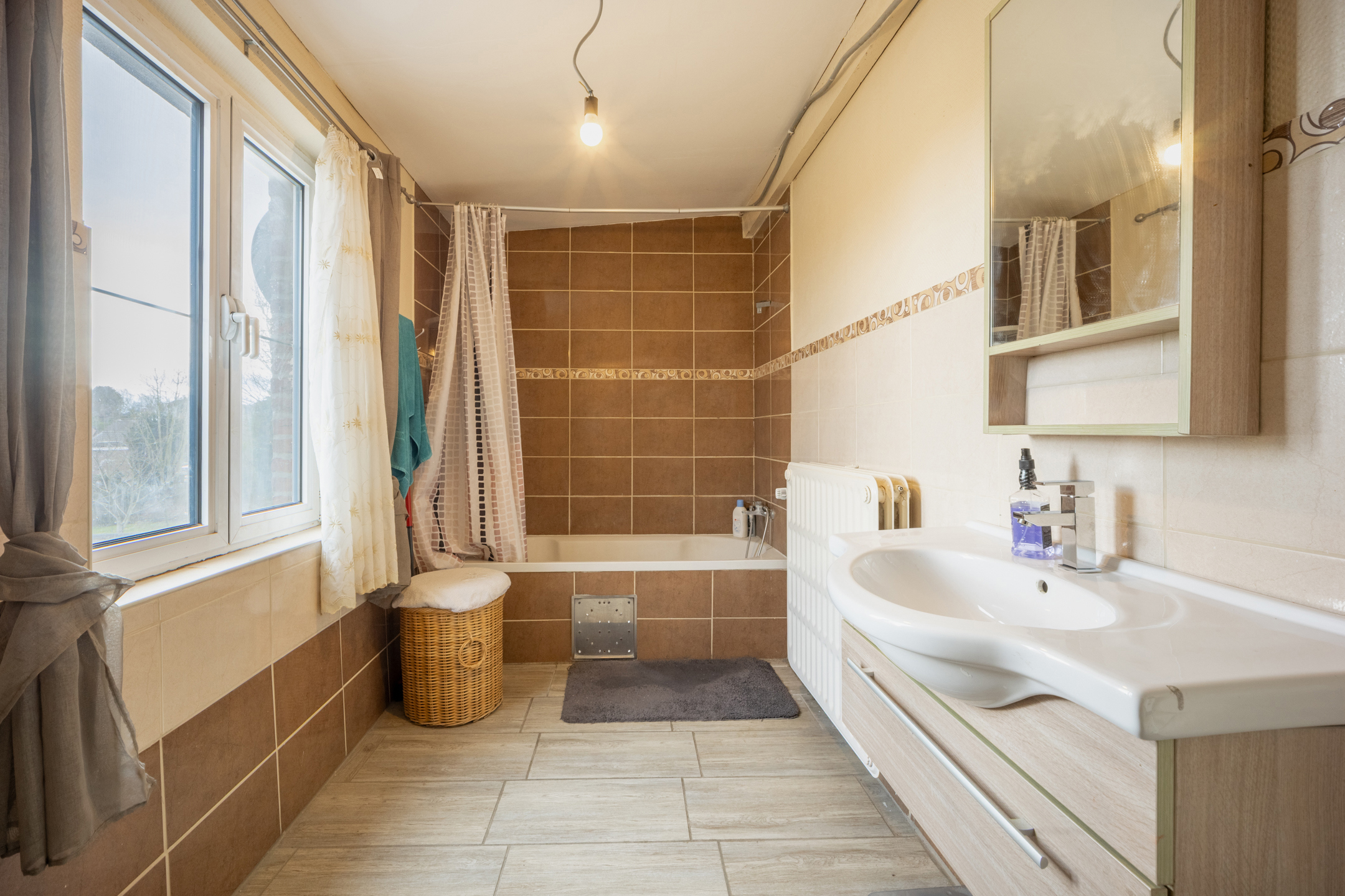 Photo du bien Ensemble immobilier ( spacieuse maison + terrain à bâtir)