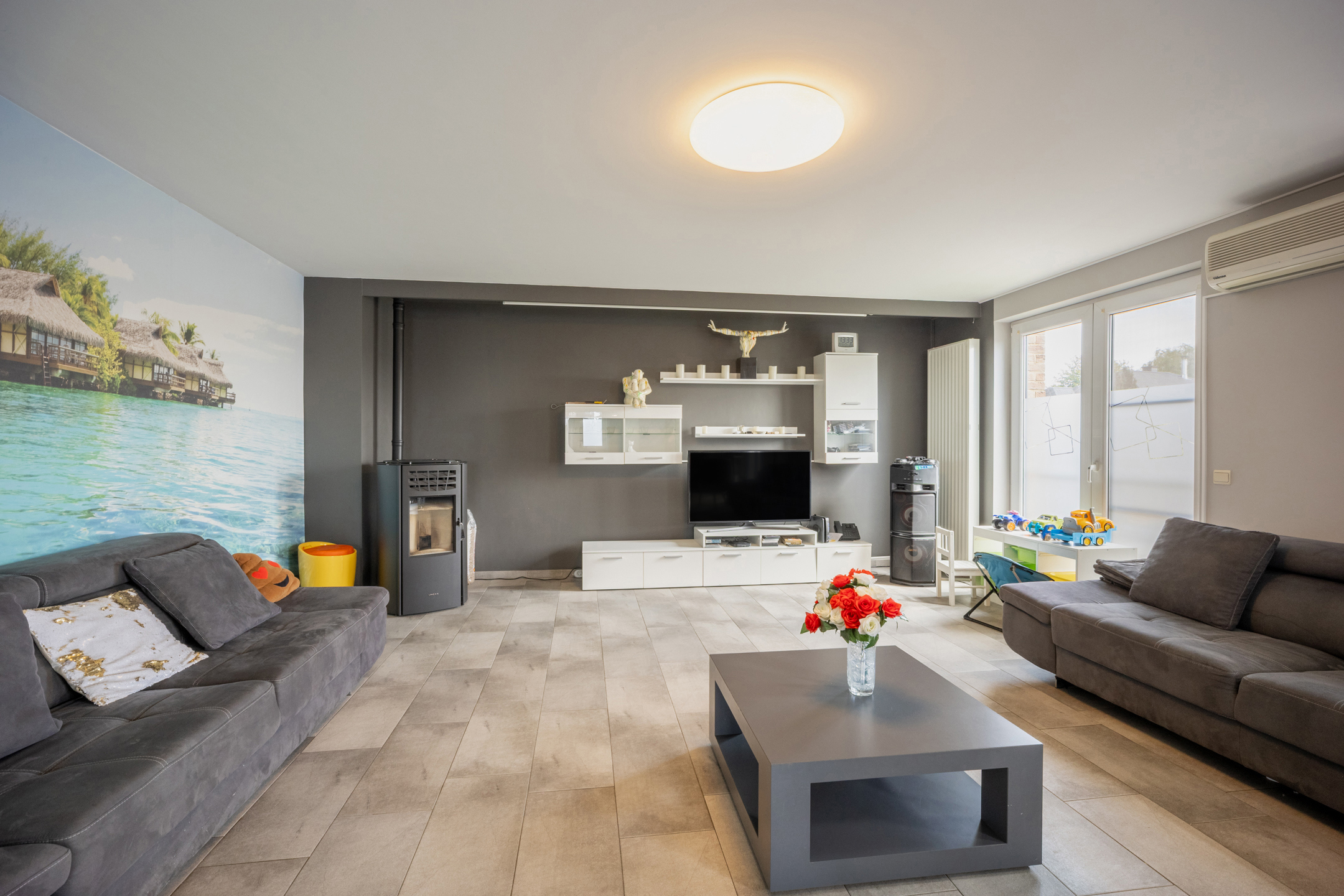 Photo du bien Bien d’exception – Immeuble mixte avec piscine, parking et commerce