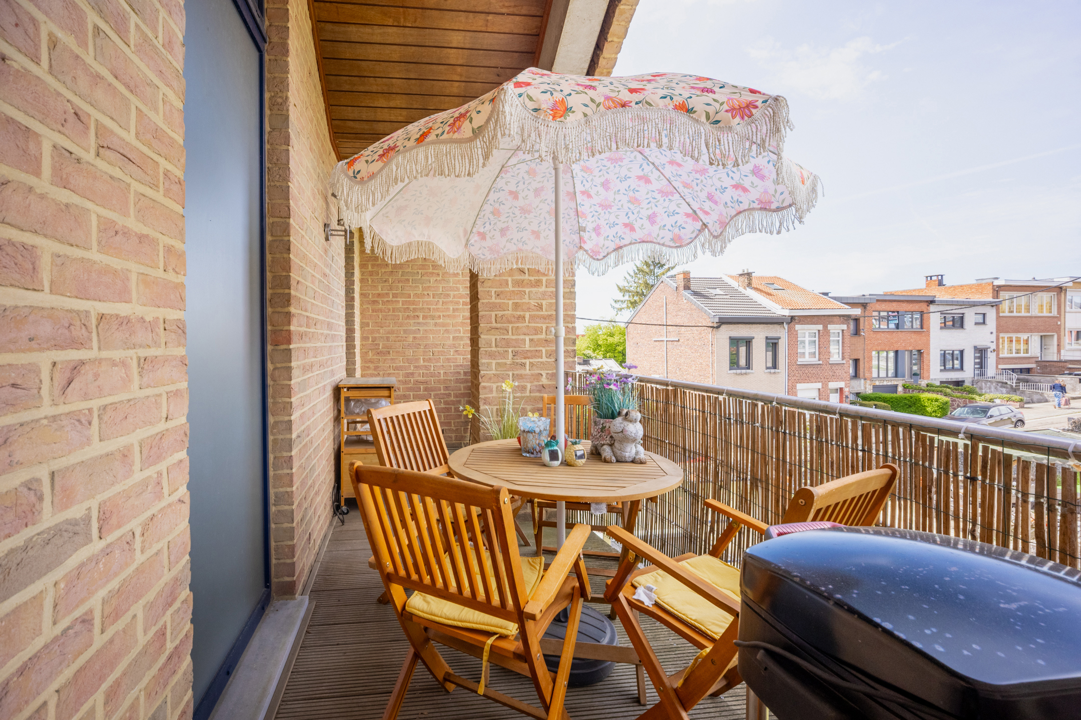 Photo du bien Bien d’exception – Immeuble mixte avec piscine, parking et commerce