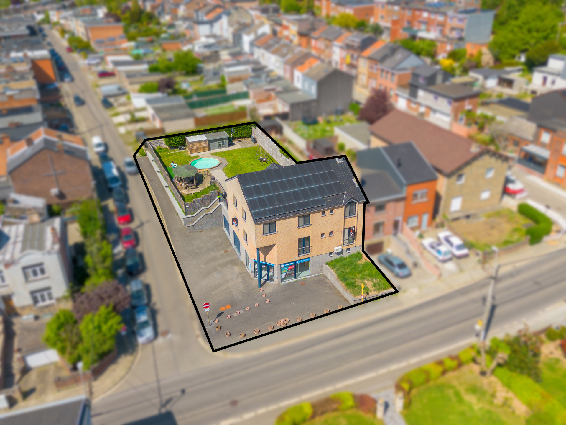 Photo du bien Bien d’exception – Immeuble mixte avec piscine, parking et commerce