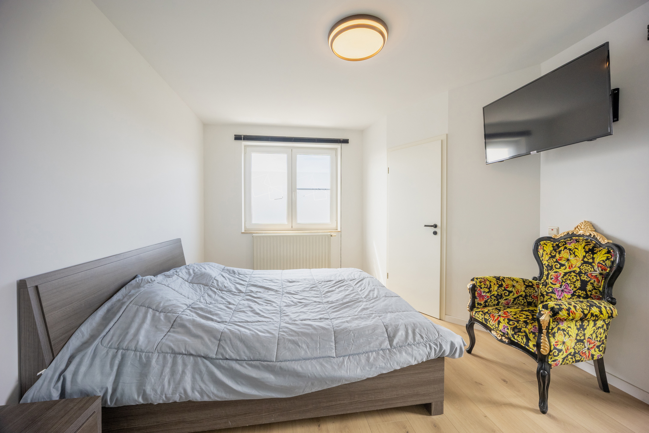 Photo du bien Bien d’exception – Immeuble mixte avec piscine, parking et commerce