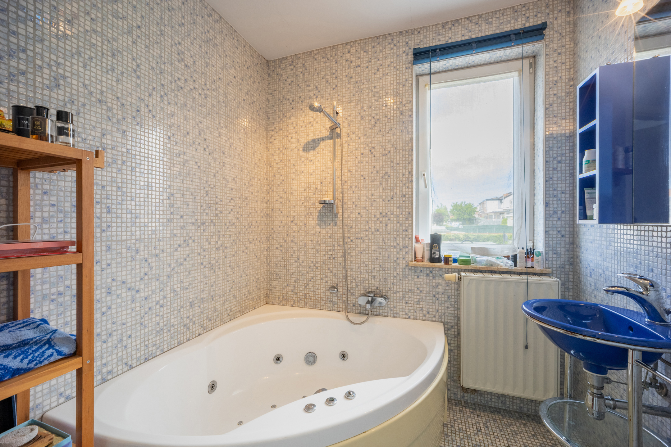 Photo du bien Bien d’exception – Immeuble mixte avec piscine, parking et commerce