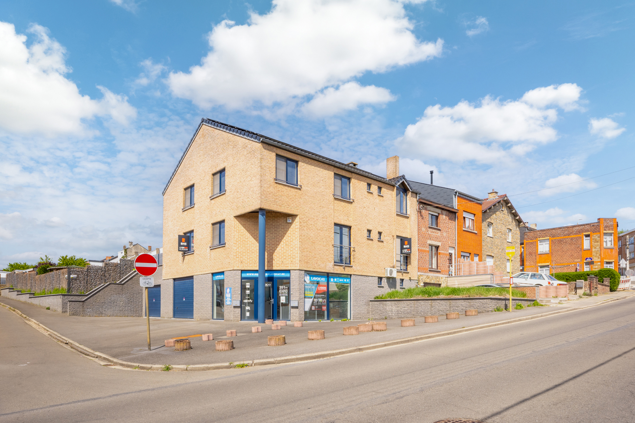 Photo du bien Bien d’exception – Immeuble mixte avec piscine, parking et commerce