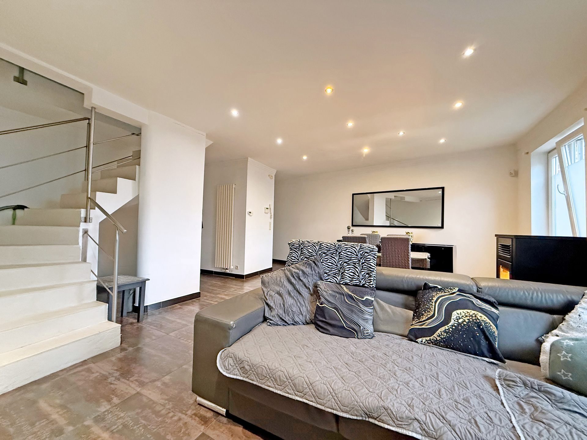 Photo du bien Triplex avec grenier aménagé et deux garages