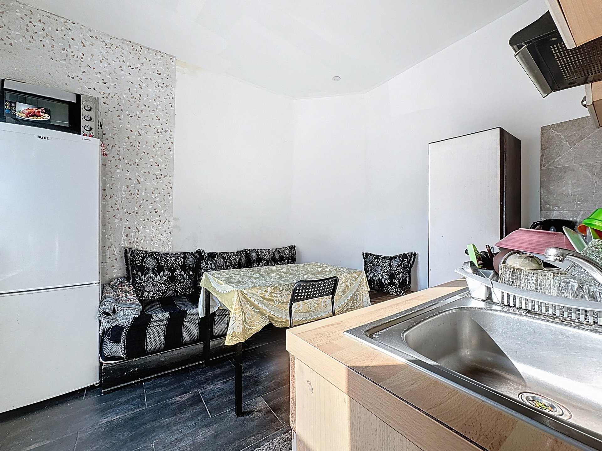 Photo du bien Ensemble immobilier ( immeuble à appartements + maison )