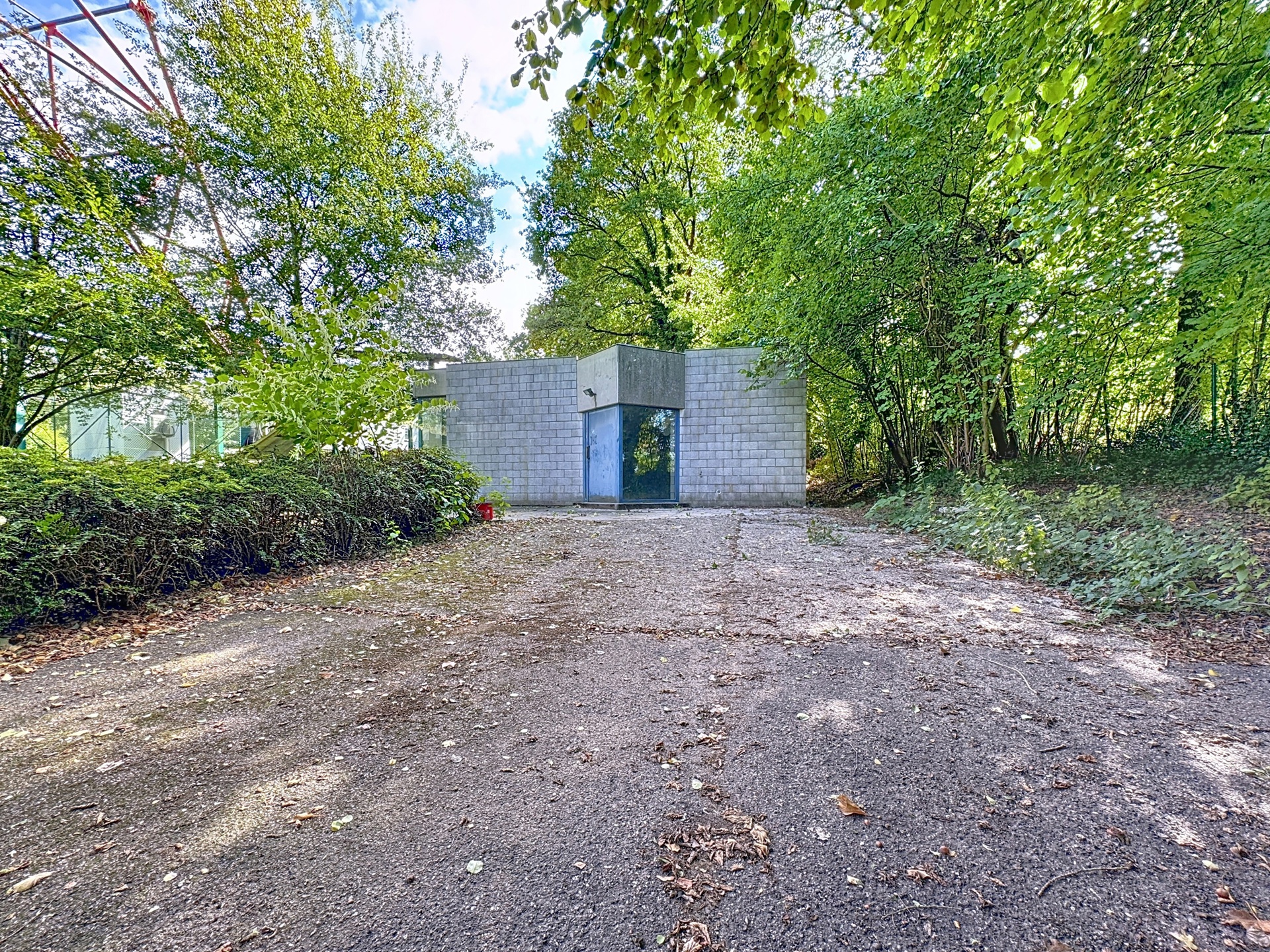Photo du bien Terrain polyvalent de 1.990 m2, à deux pas du Country Hall