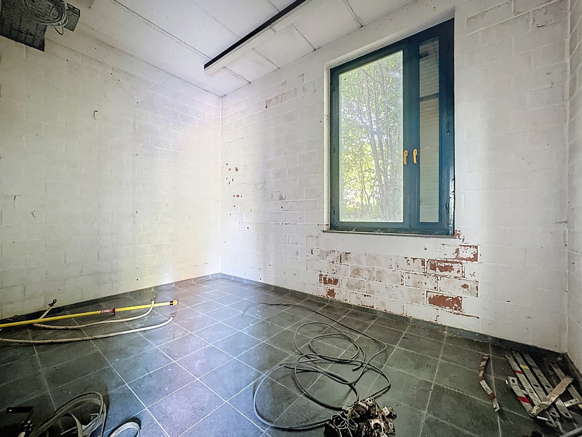 Photo du bien Terrain polyvalent de 1.990 m2, à deux pas du Country Hall
