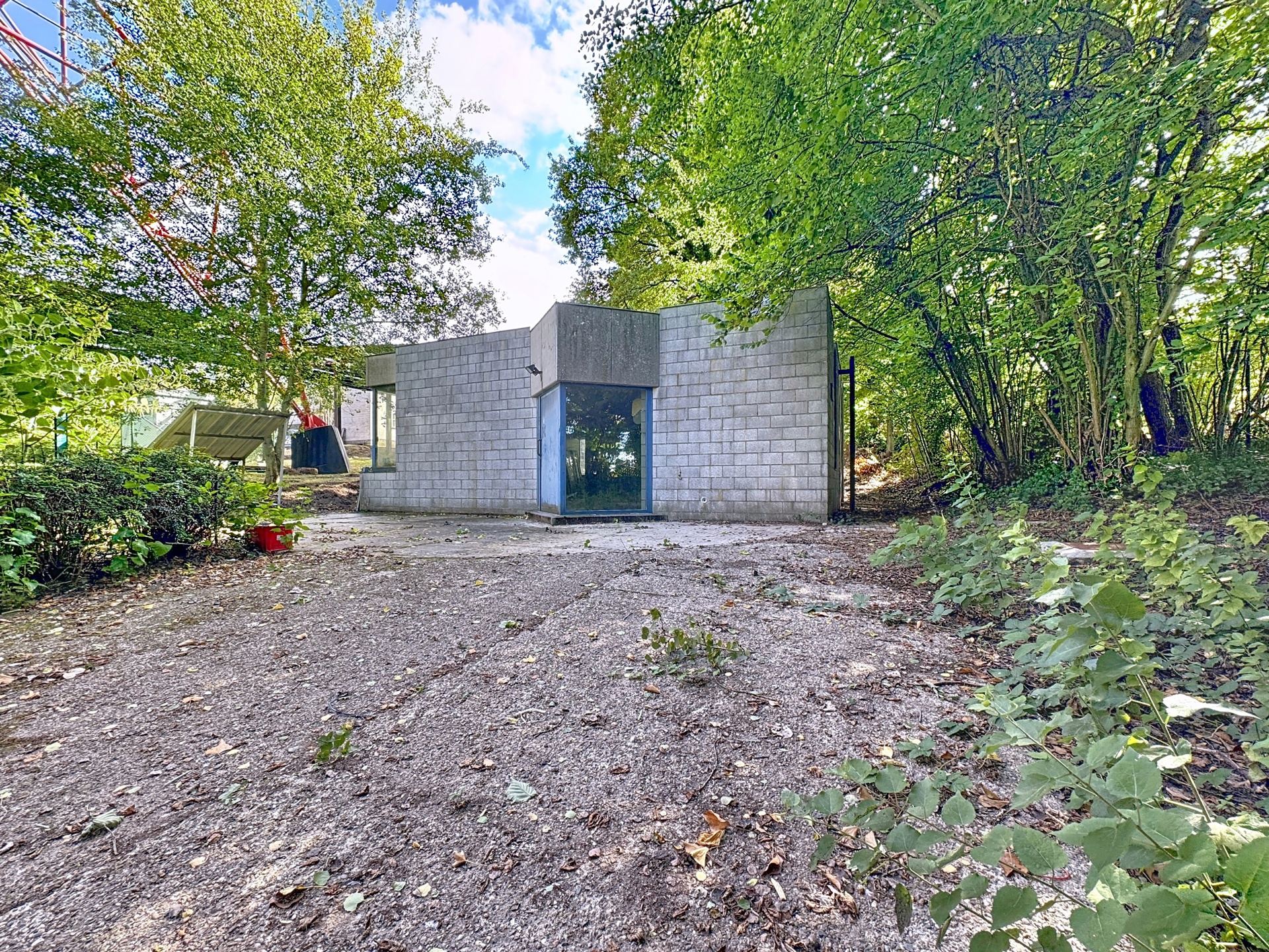 Photo du bien Entrepôt avec terrain polyvalent à deux pas du Country Hall