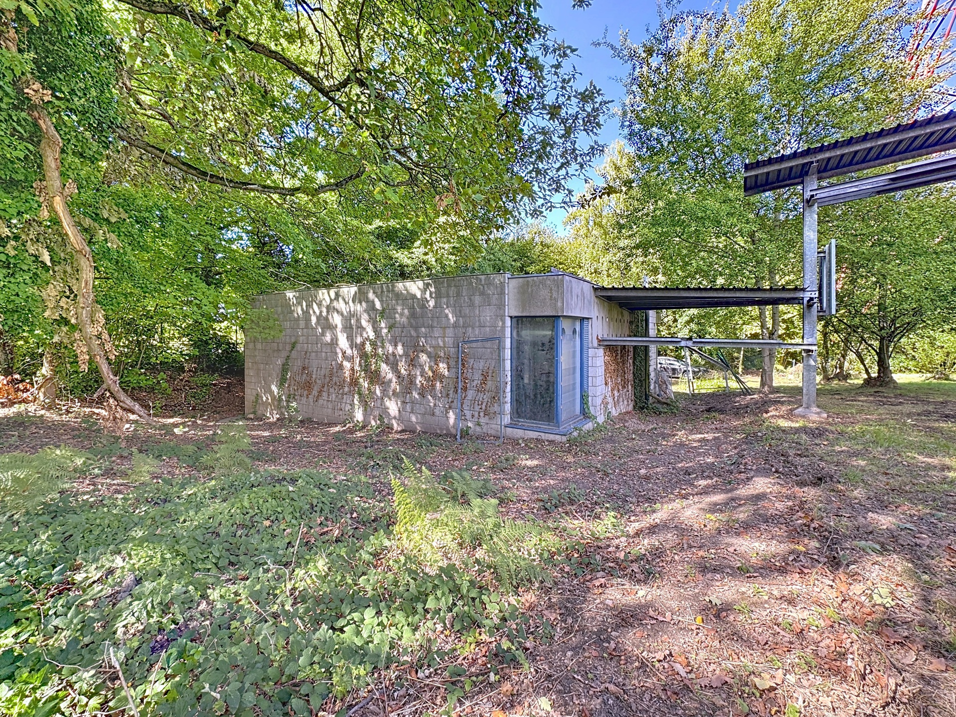 Photo du bien Entrepôt avec terrain polyvalent à deux pas du Country Hall