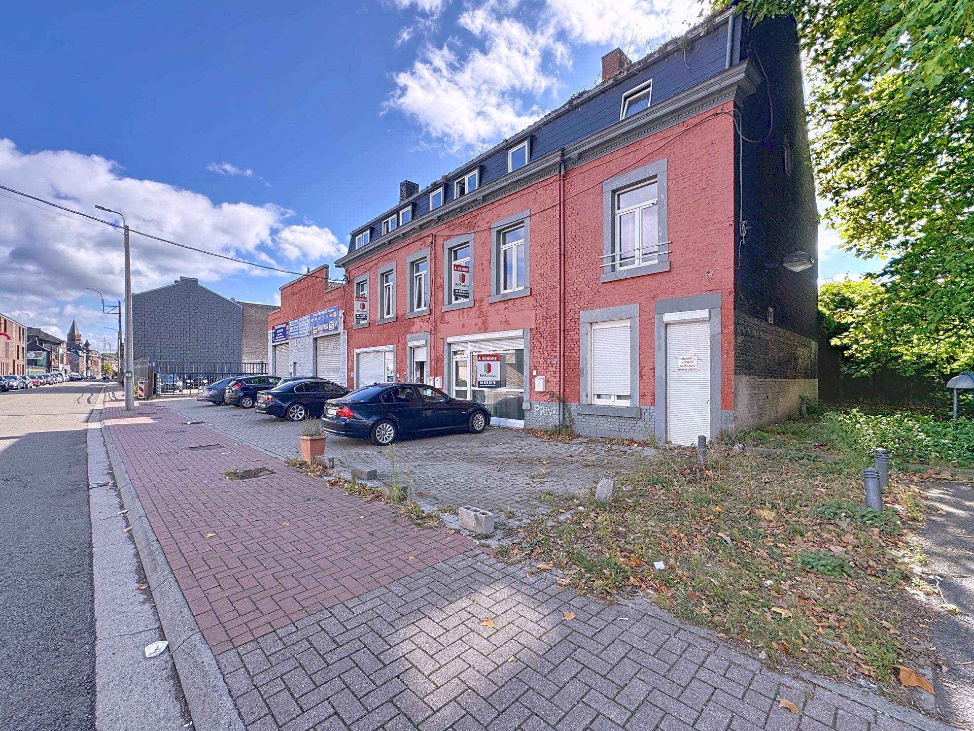 Photo du bien Ensemble immobilier avec entrepôt et 3 logements