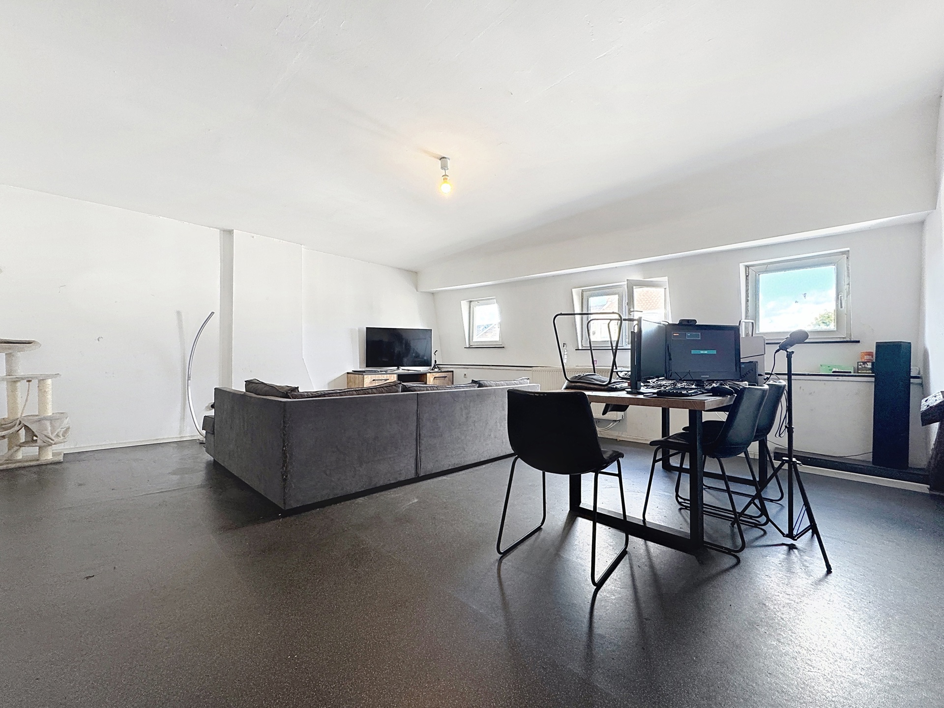 Photo du bien Ensemble immobilier avec entrepôt et 3 logements
